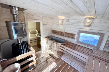 Баня овальная с панорамным куполом 3*5 м, с купелью и террасой