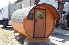 Баня-бочка 5,5 м с козырьком, 2 комнаты