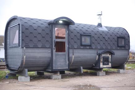 Квадро баня 6 м с козырьком, 3 комнаты, боковой вход