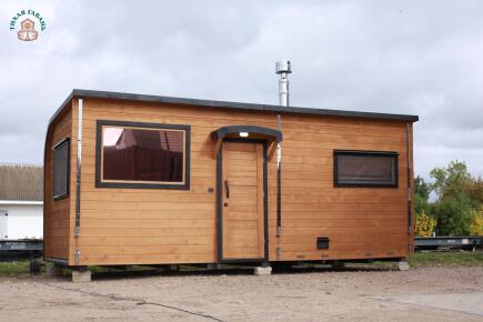 Парус 6 м, 2 отделения, с душевой, боковой вход, топка внутри